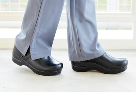 What to Look For When Purchasing Scrubs Uniforms and Nursing Clogs Shoes