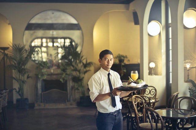 Five Keys to Selecting the Right Hotel Uniform